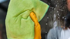 窓を数か月ピカピカに：専門家が教える、ガラスを完璧に輝かせる磨き方