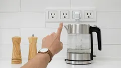 キッチンにはコンセントがいくつ必要か：分岐プラグを使わずに済む解決策