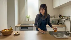 果物かごのコバエ、減らす鍵は“発生源”だった:酢トラップと台所の見落としチェック