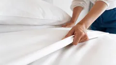 白い衣類を煮沸も塩素も使わずに真っ白に：簡単な秘密を覚えておこう